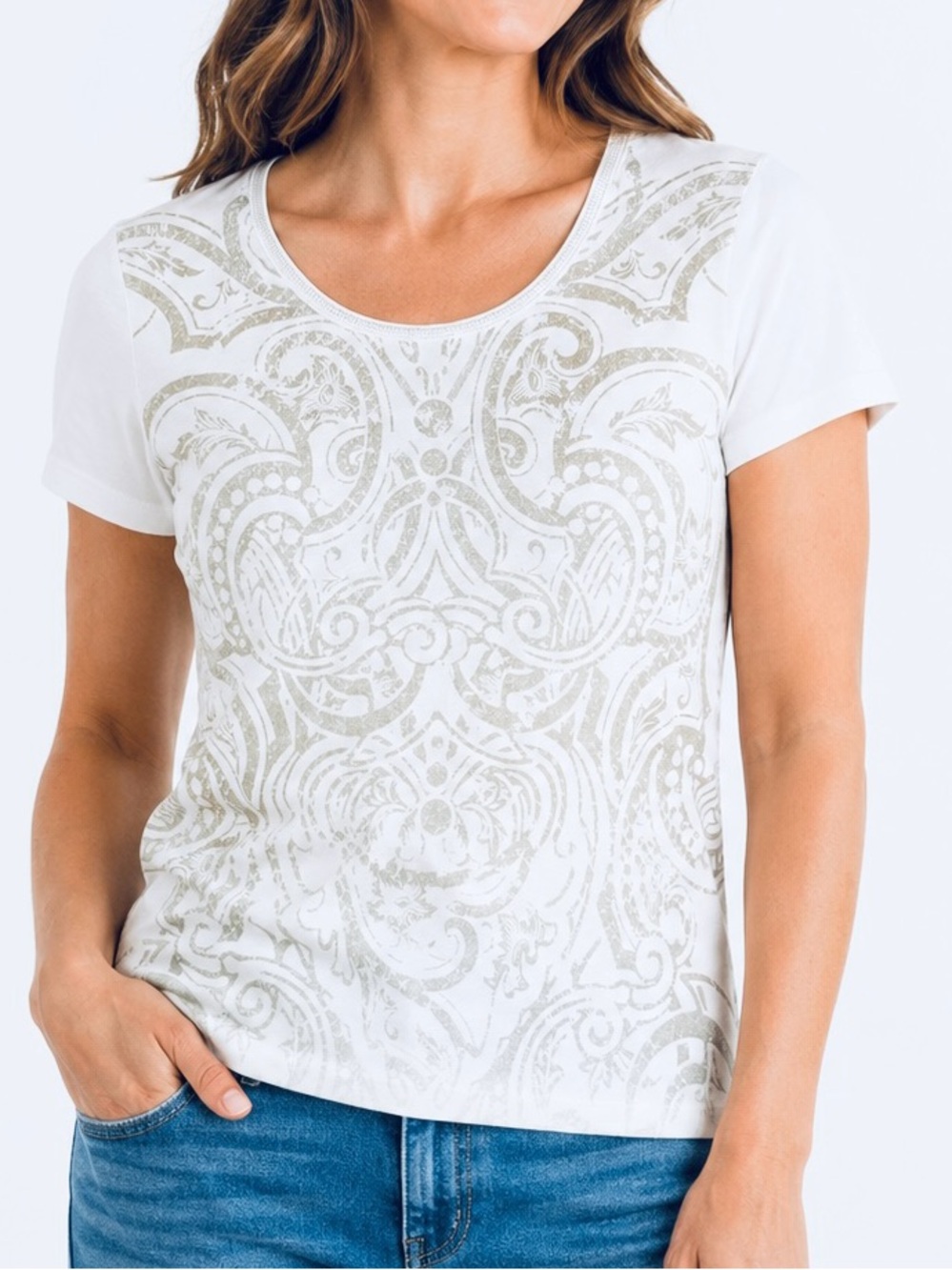 CHICOS White Short-Sleeve Scoop Neck Printed Tee Silver Metallic Paisley Design